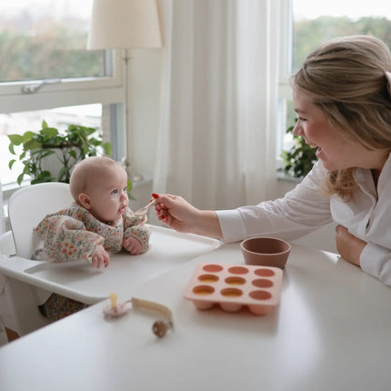 Ciotola per bambini Mushie in silicone naturale