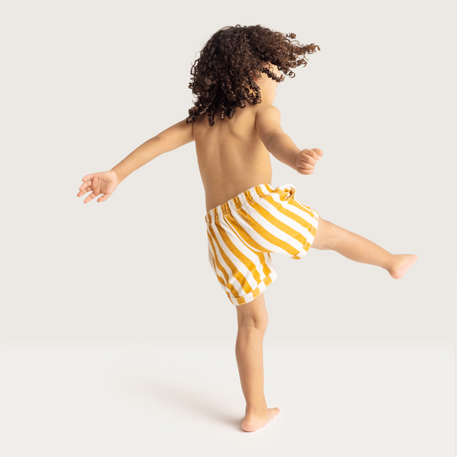 Swim Essentials - Pantaloncini da bagno per bambini in giallo