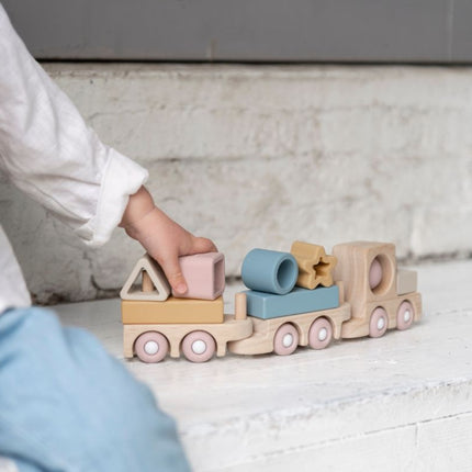 Il trenino giocattolo in legno solo per bambini