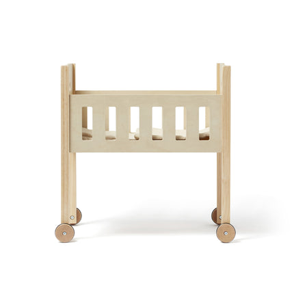 Lettino per bambole Kid's Concept con biancheria da letto